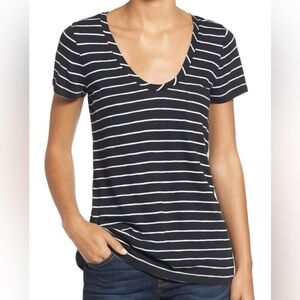 Caslon Rounded V-neck T-Shirt in Black White Julia Stripe Size Large